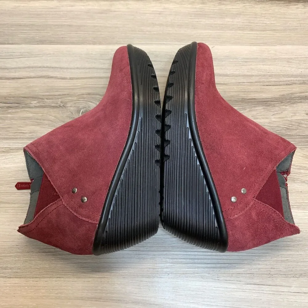 Skechers Parallel‎ Ditto  Burgundy Size 6 Wedge Bootie Suede Comfort Cushioned